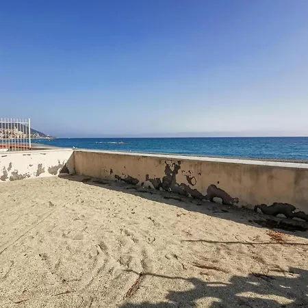 Apartment Stunning In With Wifi Diano Marina